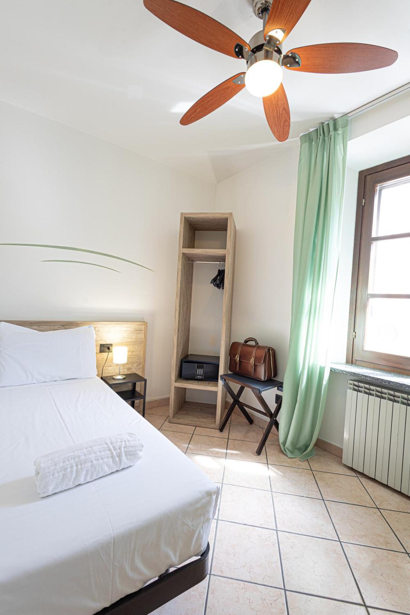 Hotel Tornielli 9 By Lvg Hotel Collection Новара Экстерьер фото