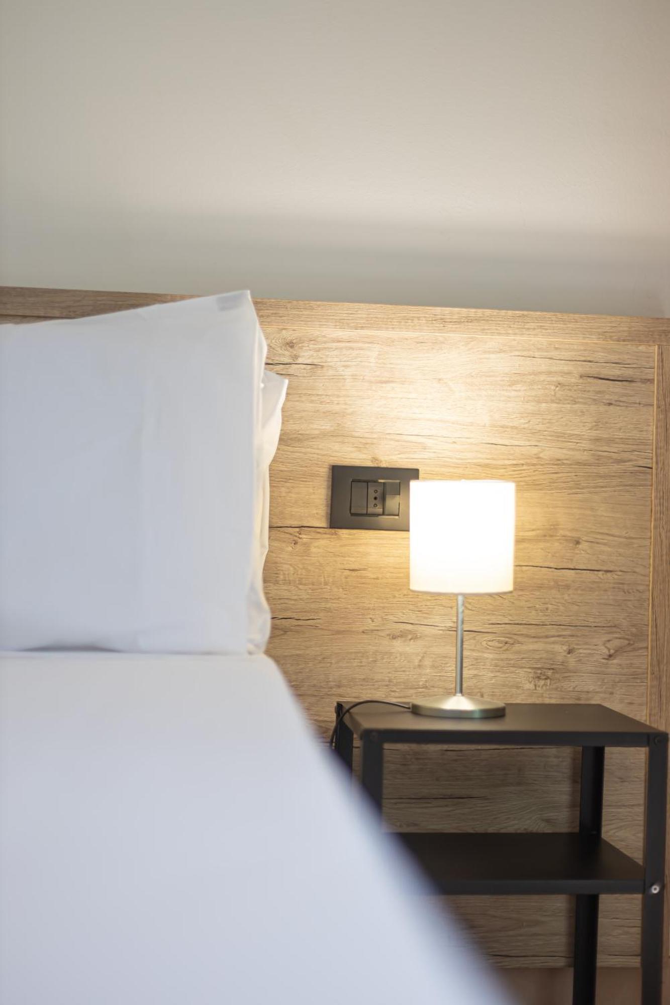 Hotel Tornielli 9 By Lvg Hotel Collection Новара Экстерьер фото